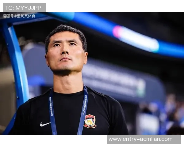 国足主帅邵佳一将在广东肇庆召开媒体见面会,期待新征程的启航 国足主帅邵佳一将在广东肇庆召开媒体见面会,期待新征程的启航